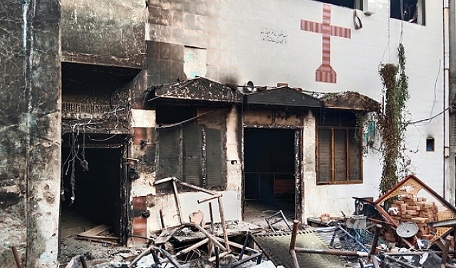 إحراق كنائس في باكستان على خلفية اتهام مسيحيين بتدنيس القرآن