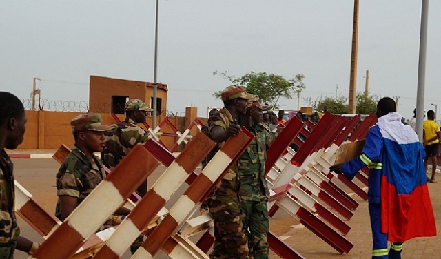 تصاعد التوتر بين باريس والنيجر: المجلس العسكري يطالب السفير الفرنسي بالمغادرة