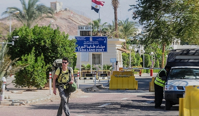 مصر تعتقل إسرائيليا بعد ضبط عيارات بندقية في حقيبته بمعبر طابا