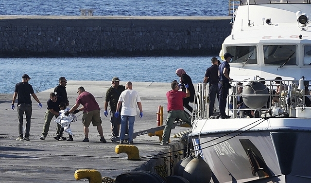 اليونان: مصرع 5 أشخاص بينهم أطفال في غرق مركبي مهاجرين