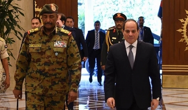 البرهان يلتقي السيسي بمصر في أول زيارة خارجية له منذ بدء الحرب