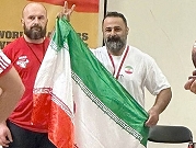 إيران توقف نشاط لاعب رفع أثقال بعد مصافحته رياضيا إسرائيليا