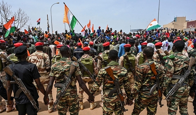 النيجر: الآلاف يتظاهرون للمطالبة برحيل القوات الفرنسية