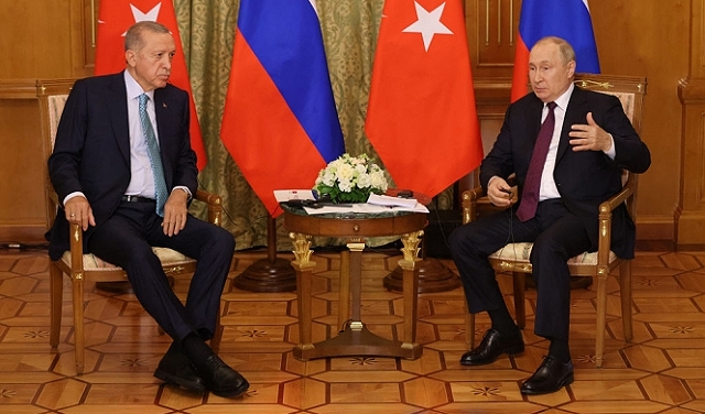 إردوغان يلتقي بوتين في روسيا.. المناقشات تتركز على اتفاق الحبوب