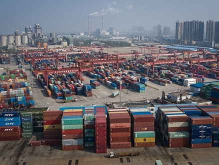 تراجع إضافي للصادرات والواردات الصينية في آب