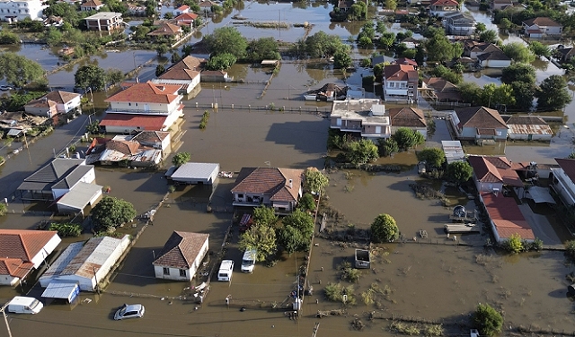اليونان: 10 قتلى إثر فيضانات وإجلاء المئات من منازلهم