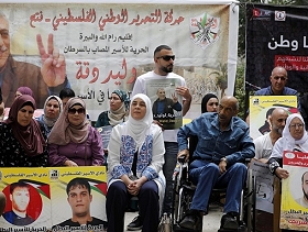 الحركة الأسيرة تعلن تعليق الإضراب المفتوح عن الطعام بعد تراجع الاحتلال عن تقليص زيارات الأسرى