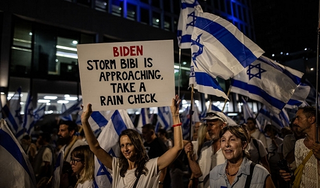 نتنياهو يهاجم المتظاهرين في نيويورك ضد إضعاف القضاء: ينضمون لأعداء إسرائيل