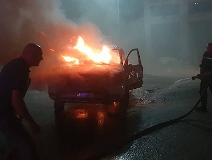 الخليل: إصابة عضو مجلس البلدية عبد الكريم فراح بإطلاق نار وإحراق مركبته