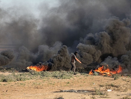 غزة: إصابات بالرصاص والاختناق والاحتلال يقصف مراصد للمقاومة