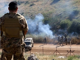 الجيش اللبناني يتبادل إطلاق "قنابل دخانية" مع قوات إسرائيلية