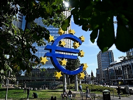 التضخّم في منطقة اليورو يتراجع إلى أدنى مستوياته في عامين
