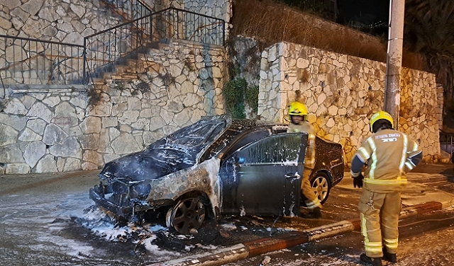 تحقيقات في احتراق سيارات خصوصية في حيفا