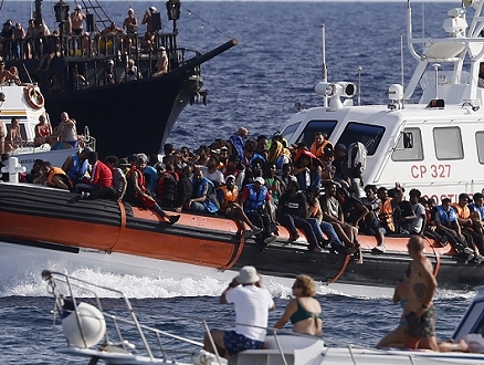 تونس: سعيّد يرجئ زيارة وفد أوروبي لبحث اتفاق حول الهجرة