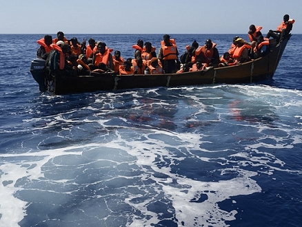 إنقاذ 110 مهاجرين قبالة سواحل ليبيا
