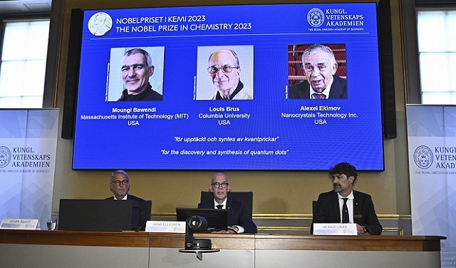 فوز العلماء باوندي وبروس وإكيموف بجائزة نوبل في الكيمياء