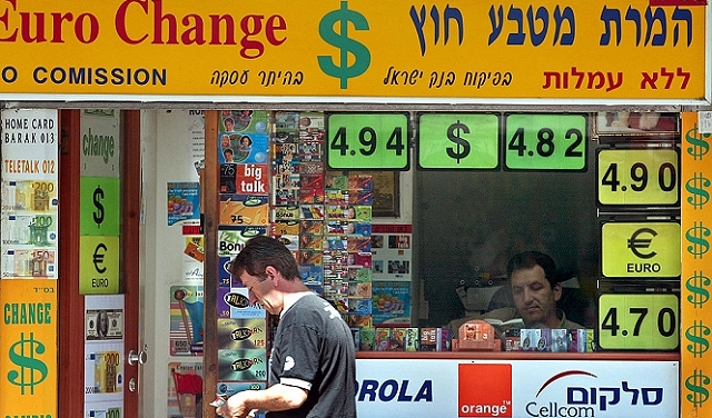 تراجع مؤشرات أسهم بورصة تل أبيب والدولار يرتفع إلى 3.87 شيكل