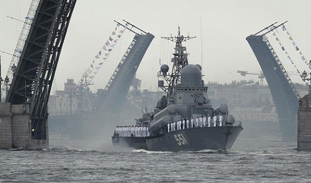 لندن: روسيا تعتزم استهداف سفن مدنيّة في البحر الأسود بألغام بحريّة
