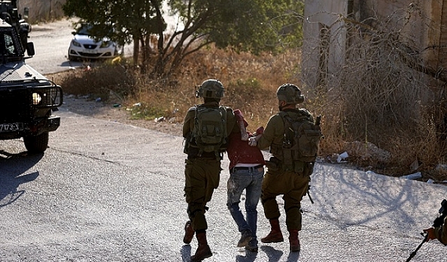  مستوطنون يقتحمون الأقصى والاحتلال يعتقل 30 فلسطينيا بالضفة