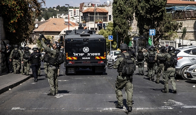 القدس: الاحتلال يعتقل 12شخصا بينهم سيدة ثمانينيّة وفتاة
