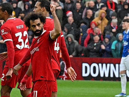 ليفربول يحسم مباراة الديربي بهدفين لمحمد صلاح