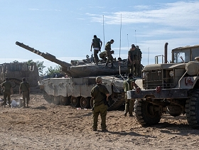 ما الاعتبارات الإسرائيلية التي تؤخر عملية برية في قطاع غزة؟