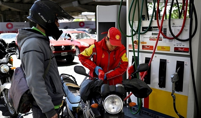 أسعار الوقود تبقى على حالها دون تغيير إثر تمديد تخفيض الضريبة