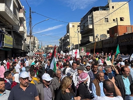 احتجاجات في عدة دول عربية مطالبة بوقف الحرب على غزة