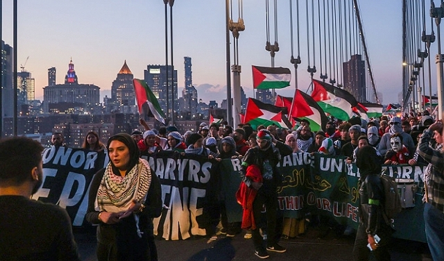 جامعة أميركية تحظر نشاط جمعيتين طلابيتين تظاهرتا ضد الحرب على غزة