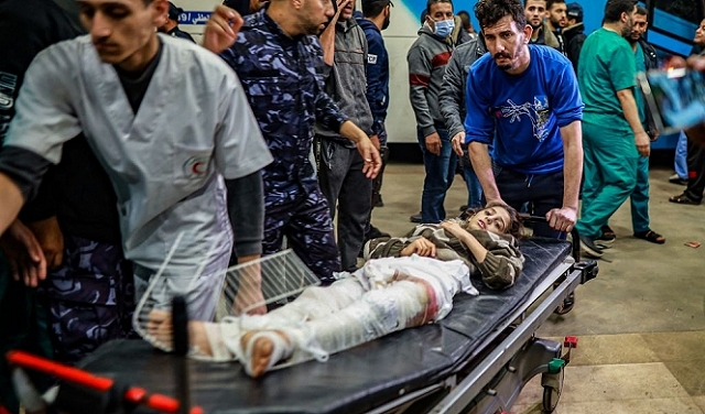 2600 من المرضى والنازحين والطواقم الطبيّة في المستشفى الإندونيسيّ المحاصر في غزّة