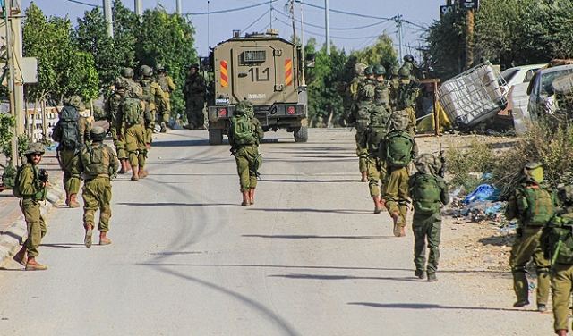 الاحتلال يعتقل 60 فلسطينيا في الضفة