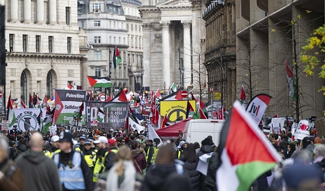 مئات آلاف المتظاهرين في لندن وباريس وفيينا وبروكسل دعما لفلسطين وضد الاحتلال الإسرائيلي