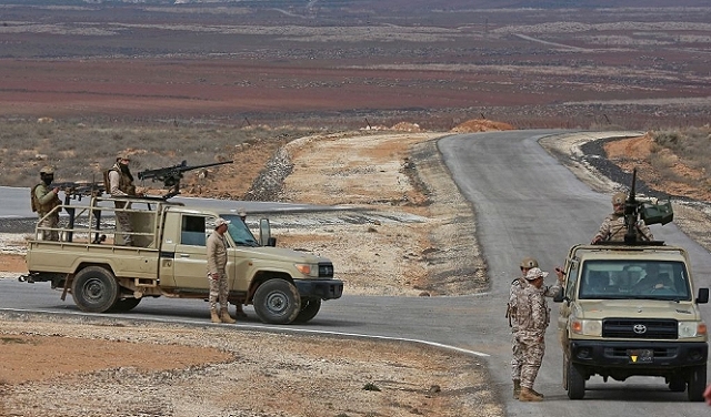 اشتباكات بين الجيش الأردني ومسلحين بحوزتهم صواريخ ومتفجرات على الحدود مع سورية
