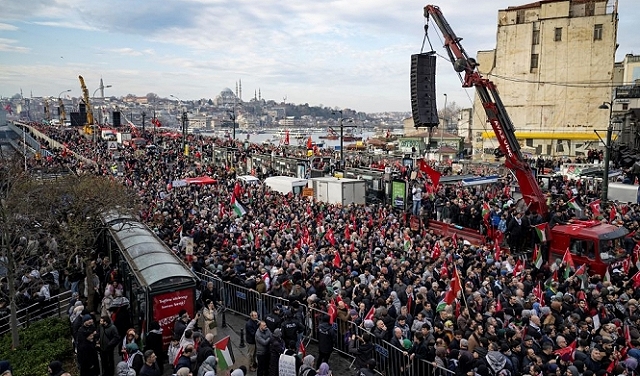 إسطنبول: عشرات الآلاف يتظاهرون دعما لغزة وتنديدا بالحرب الإسرائيلية