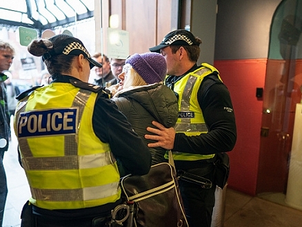 بريطانيا تعتقل أعضاء بجماعة "العمل الفلسطيني"