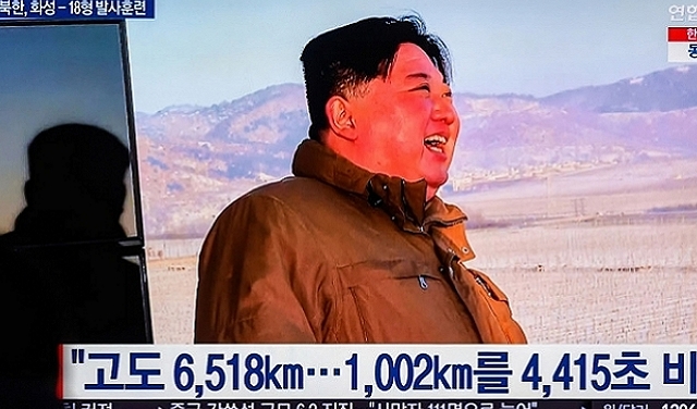 كوريا الشماليّة تعلن إطلاق صاروخ بالستيّ متوسّط المدى يعمل بالوقود الصلب