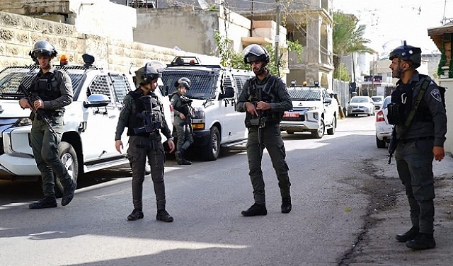 ملاحقة العمال الفلسطينيين: اعتقال 270 عاملا و70 مشغّلا