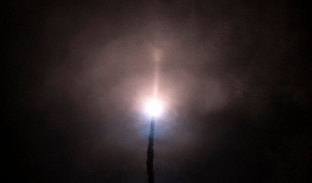 بعد دخولها الغلاف الجويّ للأرض: فقدان أثر مركبة الهبوط الأميركيّة الخاصّة على القمر