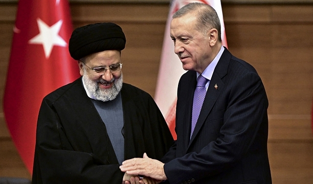 الرئيس الإيرانيّ يلتقي إردوغان بتركيا: توقيع 10 اتفاقيّات بمجالات مختلفة