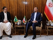 لتهدئة التوتر بين البلدين: وزير خارجية الإيراني يزور باكستان