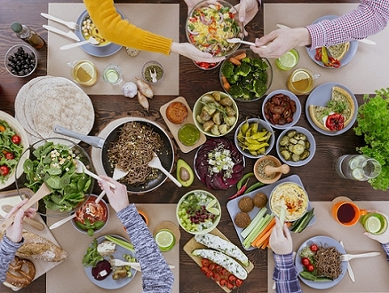 كيفية الحفاظ على التوازن الغذائي في رمضان