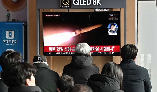 الزعيم الكوري الشمالي يشرف على اختبار إطلاق صواريخ 