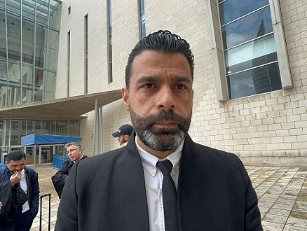 العليا تقبل استئناف طاقم الدفاع عن المحامي أحمد خليفة وتحيله إلى الحبس المنزلي