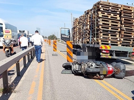 مصرع سائق دراجة نارية في حادث قرب اللد