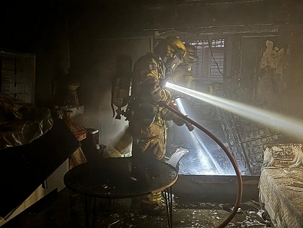 النقب: مصرع امرأة إثر حريق في منزل من الصفيح