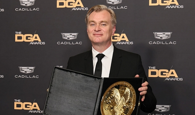 كريستوفر نولان يستبق الأوسكار بجائزة نقابة المخرجين عن فيلم 