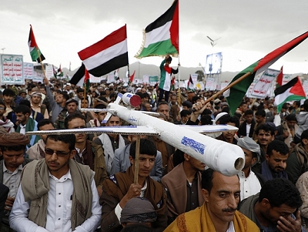 الحوثيون: نفذنا عدة عمليات ضد سفن حربية أميركية وسفينة ومواقع إسرائيلية بإيلات