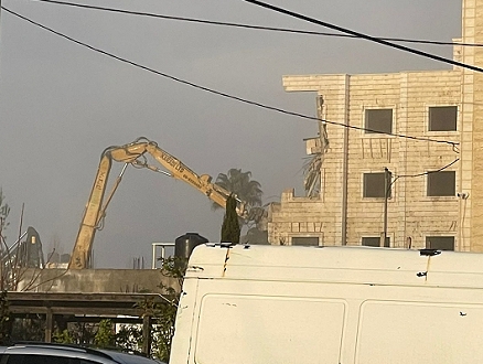 الاحتلال يهدم عمارة من 8 طوابق في بيت حنينا
