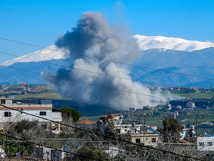 حزب الله يستهدف مواقع عسكرية والاحتلال يقصف في جنوب لبنان