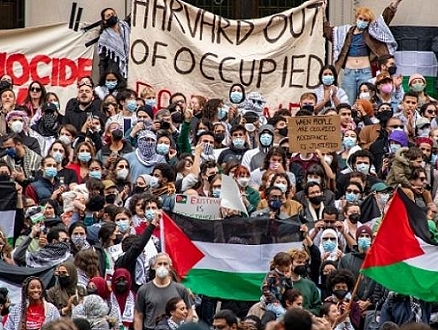 متظاهرون متضامنون مع فلسطين يقتحمون فندقًا يقيم فيه بايدن في كاليفورنيا